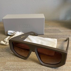 Dezi Backtrack Sunglasses
